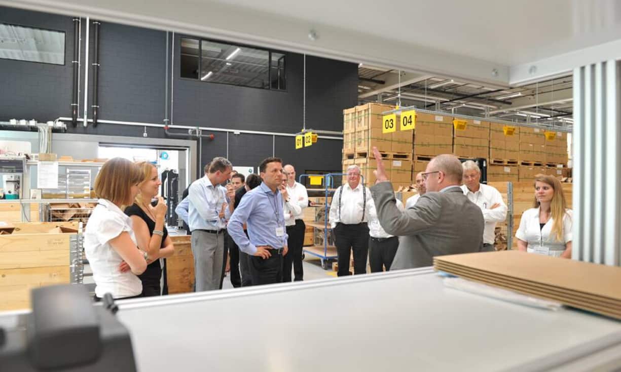 Barbara Hauert; Seraina Rutz; Bruno Odermatt; (hinten Andreas Güntert, Marcel Dobler geduckt); Andreas Gerber; (hinten versteckt Dr. Thomas Sauber & Michael Steinmann); Dr. Christian König; Rolf Sonderegger; Marc Schuler (Brütsch/Rüegger AG); Antoine Berger; Christina Gerth. (v.l.n.r.)