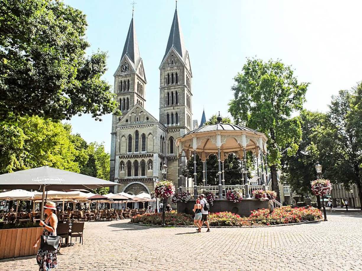 DESIGNER OUTLET ROERMOND