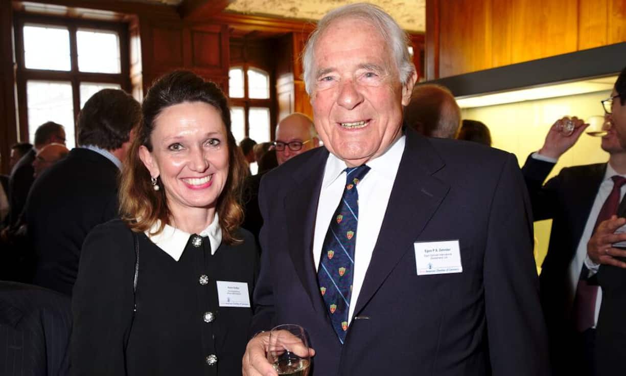 Karin Kofler, Wirtschaftsredaktorin, Sonntagszeitung;
Egon P.S. Zehnder