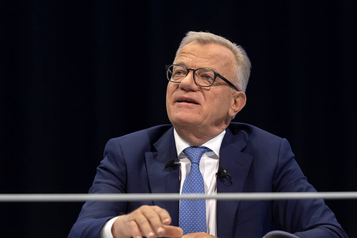 Hansueli Loosli, Praesident des Verwaltungsrates, spricht an der 21. ordentlichen Generalversammlung der Swisscom AG in der St. Jakobshalle in Basel, am Dienstag, 2. April 2019. (KEYSTONE/Georgios Kefalas)