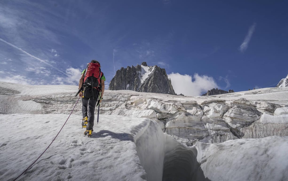 Die erste Taucheruhr von Montblanc. Mit Zifferblatt in Gletschereis-Anmutung.
