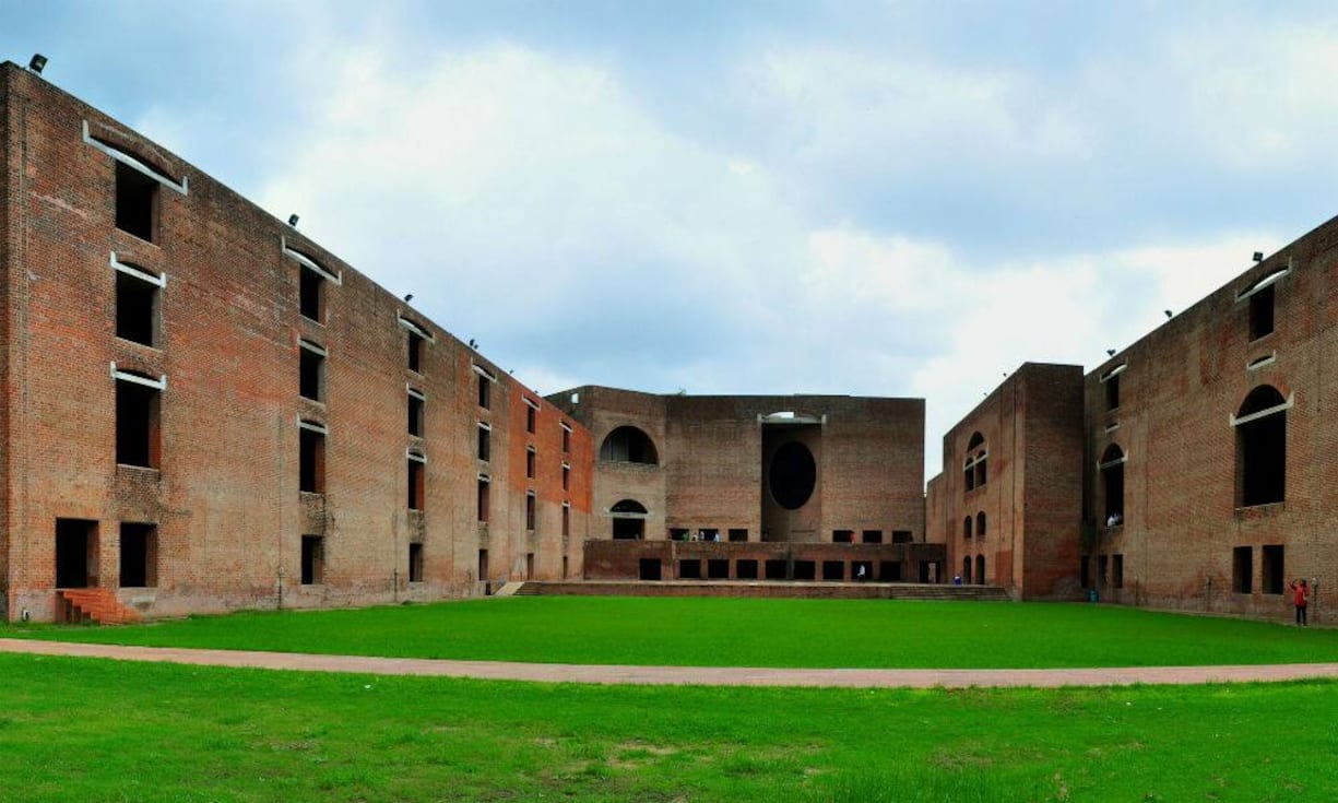 Platz 1 Indian Institute of Management Ahmedabad (Indien): 96'618 Euro

Dieser Artikel ist zuerst auf dem 
Business Insider Deutschland  erschienen.