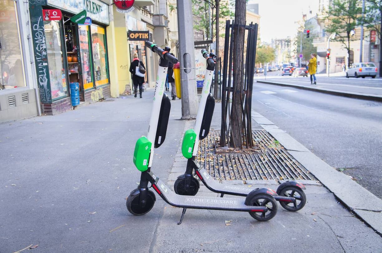 The Lime-S Electric Scooter Sharing at Vinohradska Street, Prague, Czech Republic on October 31, 2018.  (CTK Photo/Libor Sojka) (KEYSTONE/CTK/Libor Sojka)