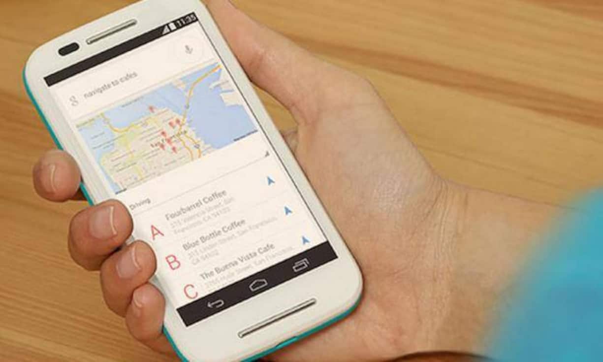 Preis-Leistung: Motorola Moto EFür ein Smartphone knapp über 120 Franken bietet das Motorola Moto E eine annehmbare Leistung. Es könnte sogar fast ein Kauftipp für Einsteiger sein: günstig, gut ablesbarer Bildschirm, alltagstauglich ausgestattet und die neue Android-Version 5.0 Lollipop ist auch in Sicht. Beim zweiten Hingucken zeigen sich aber die Nachteile: fehlende Frontkamera, zu kleiner interner Speicher, spiegelndes Display. Testnote: 2.86.