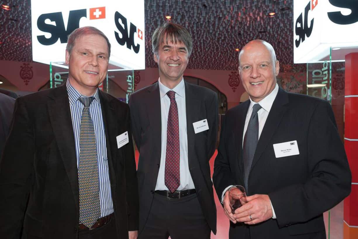 Jean-Daniel Zurkinden, Leiter Rechtsdienst, Losinger Marazzi; Alec von Graffenried, Direktor Losinger Marazzi; Werner Müller, Präsident Young Boys Bern