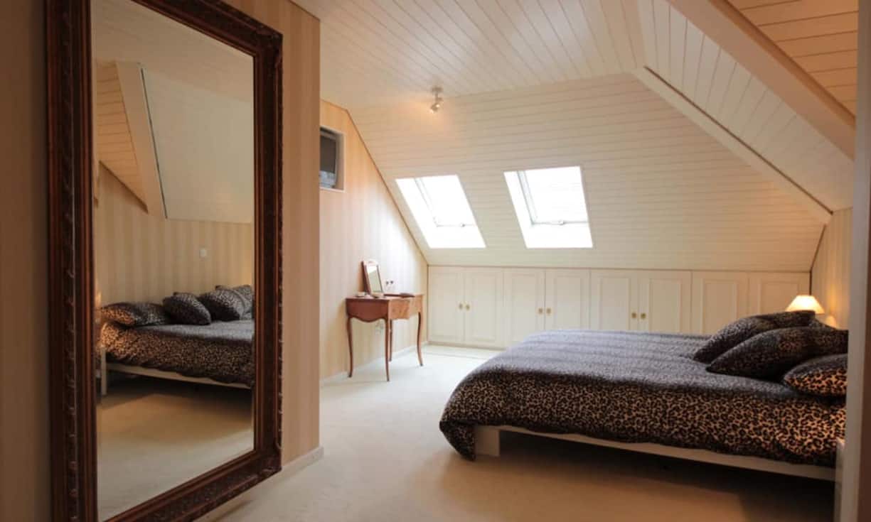 Das grösste Schlafzimmer besitzt ein Bad en suite.