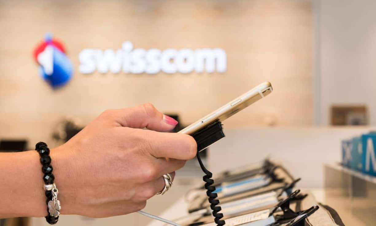 HandyabosEigentlich würden viele Nutzer mit Prepaid-Angeboten besser fahren, das zeigen entsprechende Vergleiche seit Jahren. Dennoch halten die meisten an ihren teuren Abos fest. Damit bezahlen sie aber Leistungen, die sie gar nicht nutzen. Deshalb der Rat: Analysieren Sie Ihr Verhalten, was brauchen Sie genau? Vergleichen Sie anschliessend Abos und eben auch Prepaid-Angebote.