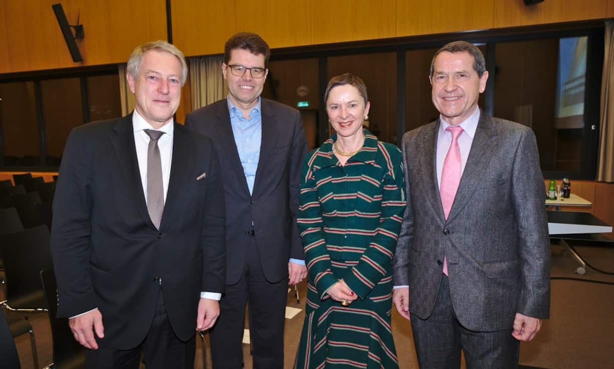 Urs Berger, VRP, Die Mobiliar; Andreas Rickenbaher, Strategieberater; Barbara Schaerer, Direktorin, Eidgenössisches Personalamt; Ueli Gygi, VR, SRG und BNP