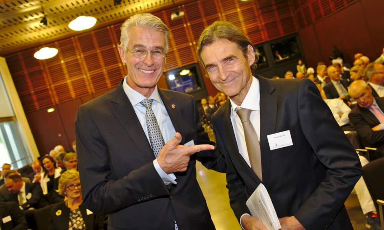 Patrice E. Humbel, Branch Manager, Vontobel Swiss Wealth Advisors SA, Geneva;
Thomas Knecht, Chairman, Windisch