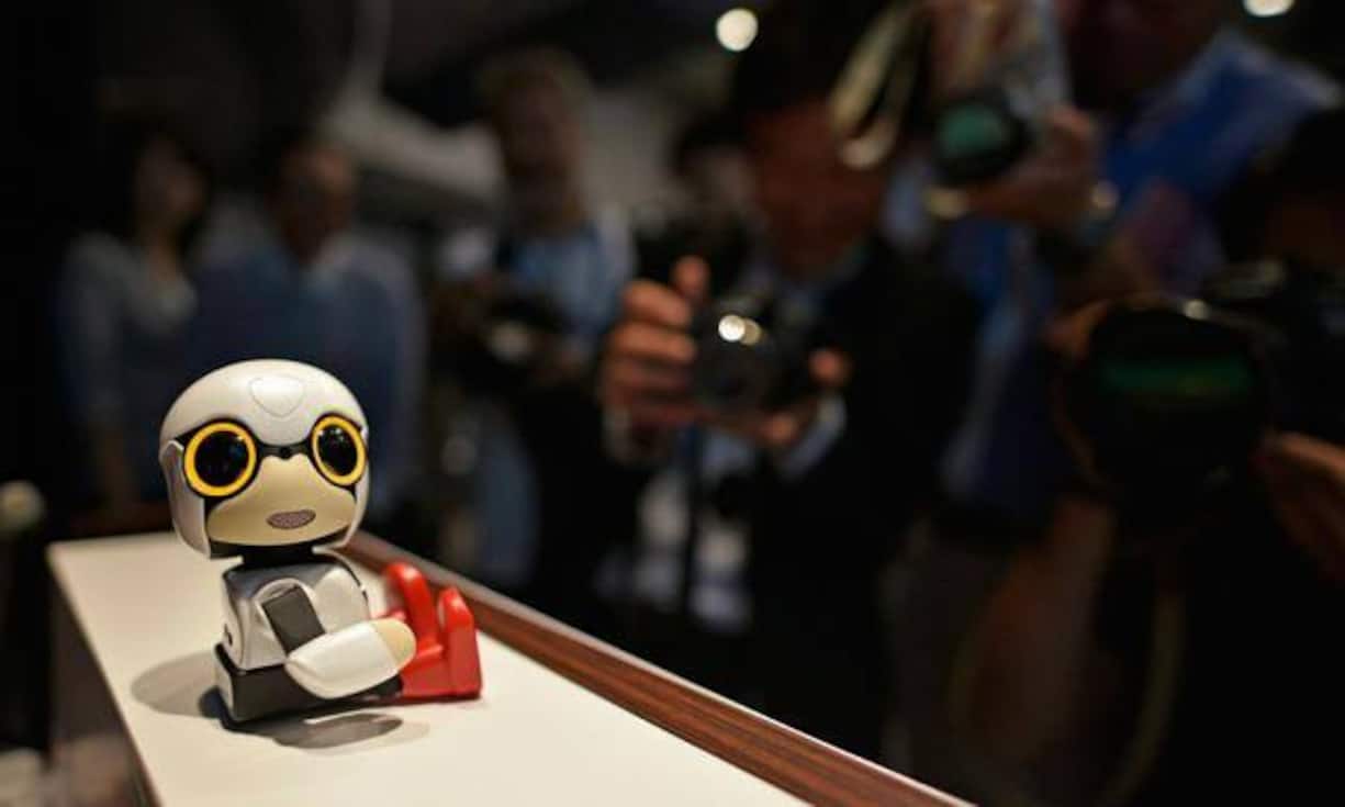2017 startet in Japan der Verkauf von Kirobo Mini. Der Roboter von Toyota soll die Intelligenz eines Fünfjährigen haben und den Gemütszustand von Menschen am Gesichtsausdruck ablesen können.