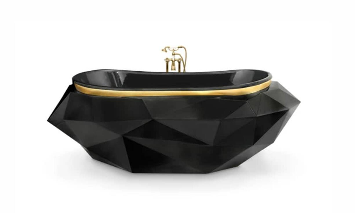 Baden in einem Diamanten? Bitteschön. Diese Badewanne von Maison Valentina ist freistehend und kann in jedem Badezimmer ihren Platz finden. Neben der äusseren Diamantenverzierung ist der innere Teil mit Gold verkleidet. Das hat seinen Preis, nämlich rund 23'000 Euro. Maison Valentina