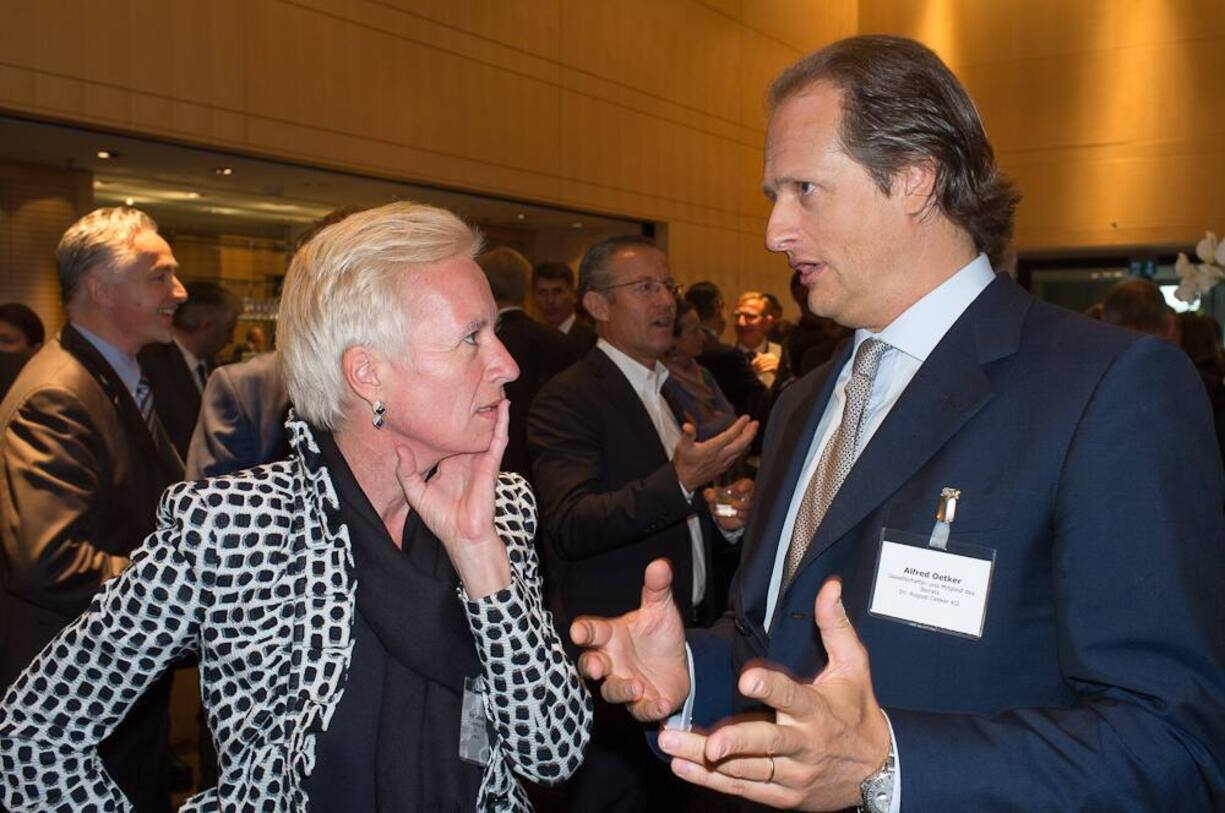 Alice Sachova, CMO De Sede AG; Alfred Oetker, Gesellschafter und Mitglied des Beirats, Dr. August Oetker KG