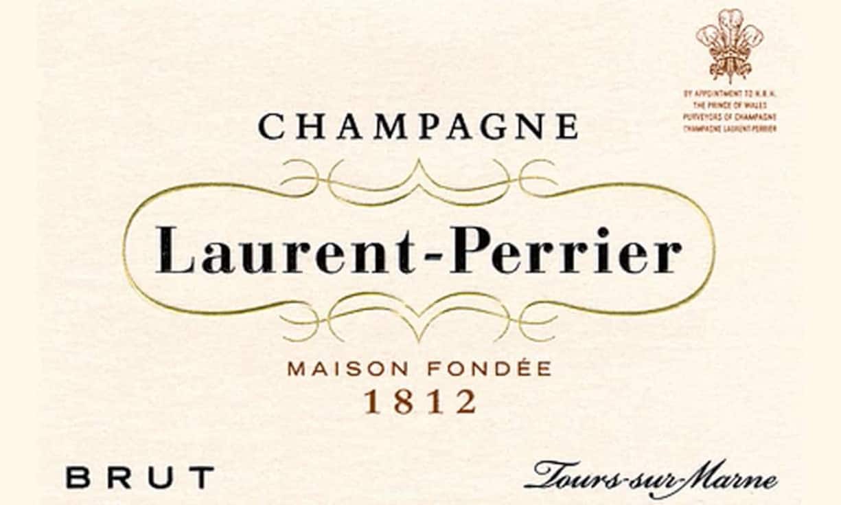 Laurent-Perrier Brut. Dieser Champagner wird durch Chardonnay (45 Prozent) dominiert, dessen Lebendigkeit durch die 40 Prozent Pinot Noir Struktur bekommt. Er bietet Aromen von Zitrusfrüchten, weissen Pfirsichen und Blumen. Am Gaumen ist er frisch, von geradliniger Textur, fein ziseliert, nachhaltig und mit leicht säurebetontem Abgang.