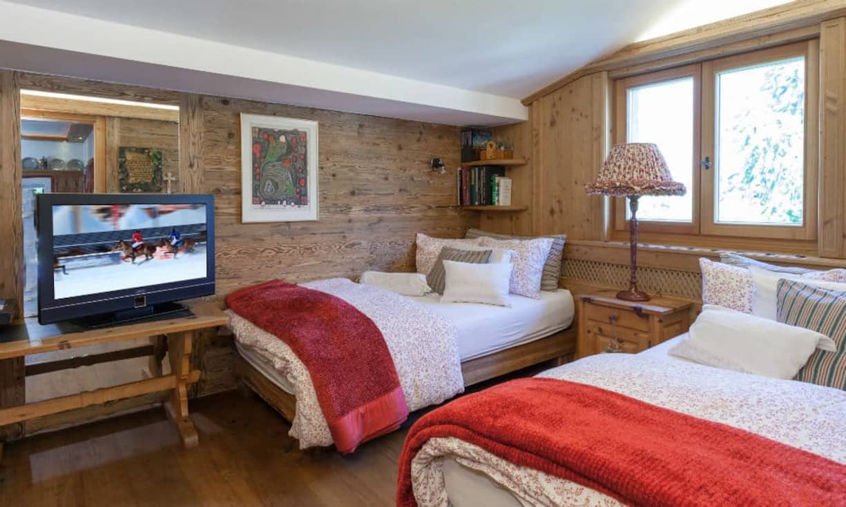 Durch seine Lage verfügt das Einfamilienhaus über eine angenehme Privatsphäre und Ruhe.