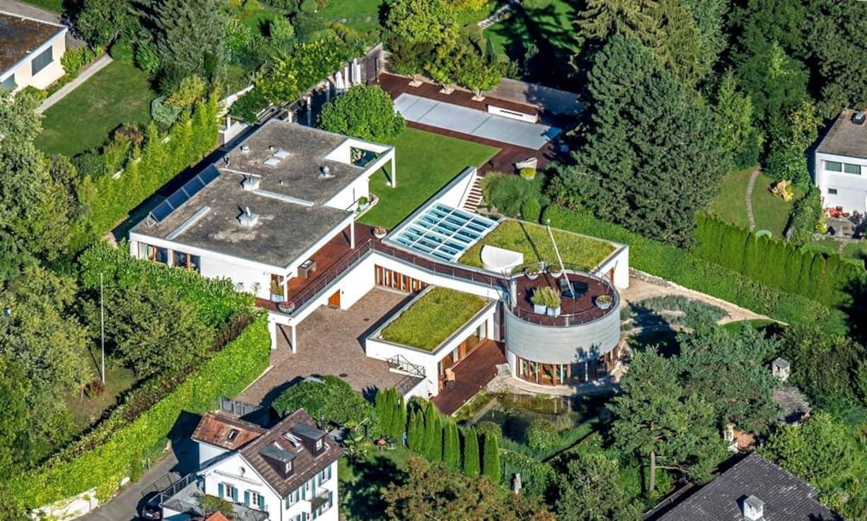viel unruhe Der ehemalige Wohnsitz von Ex-CS-Chef Tidjane Thiam in Herrliberg war der Schauplatz von Auseinandersetzungen.