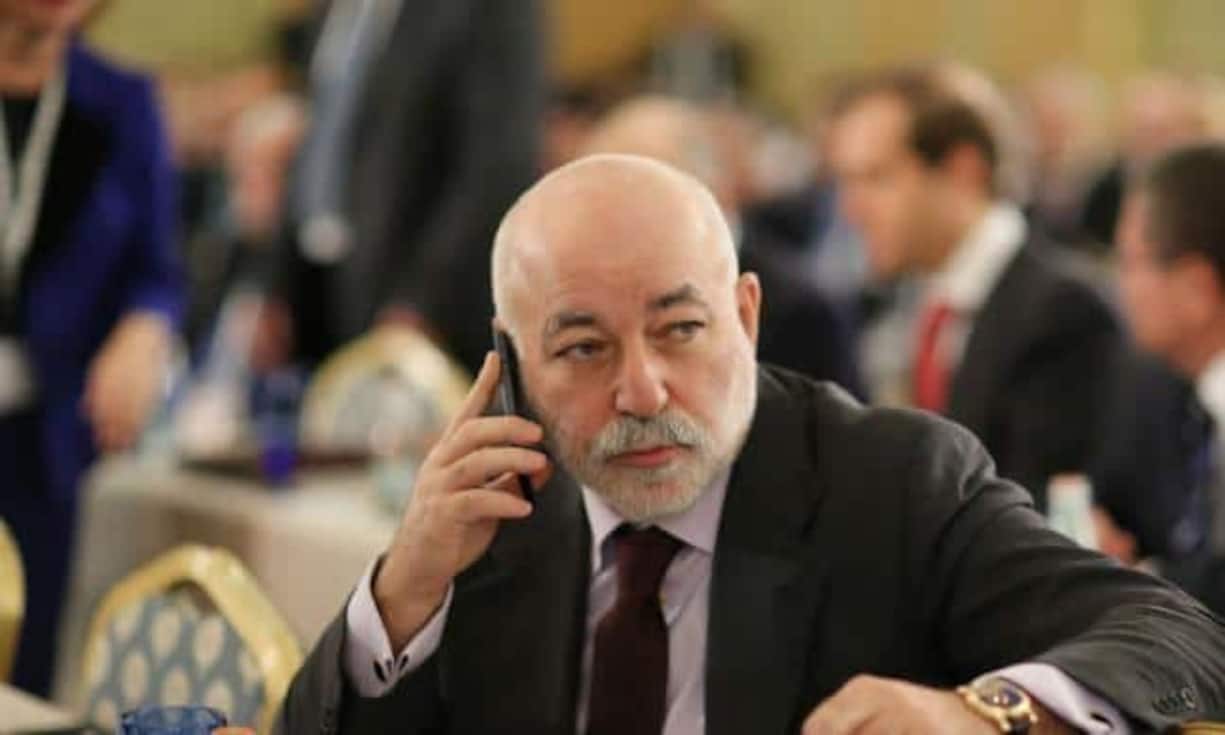 Renova-Chef Viktor Vekselberg hat es zwar schlechter erwischt als Putin-Liebling Mordaschow. Er büsst 447.4 Millionen ein. Im Vergleich zum Rest der russischen Oligarchen darf er sich aber glücklich schätzen: 13 müssen grössere Einbrüche hinnehmen.