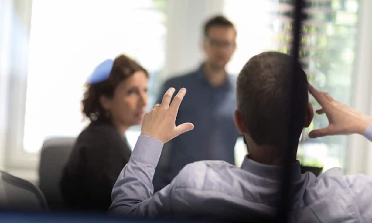 Die optimale Vorsorge: Erstmals werden höhere Steuern fällig. Damit ist es Zeit, Säule 3a-Gelder auf die Seite zu legen. Wird das Geld für den Ruhestand angelegt, sind Wertschriften-Lösungen mit einem möglichst hohen Aktienanteil anzuraten. Soll das Geld später für den Hauskauf investiert werden, sind aufgrund des kurzen Anlagehorizonts 3a-Konten die bessere Wahl…