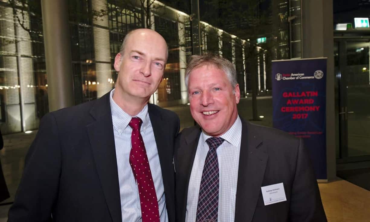 Tim Schulten, Product Support Marketing Manager, Caterpillar Sarl;
Andreas Hürlimann, Chairman, LEM Holding SA  Bilder: Markus Senn