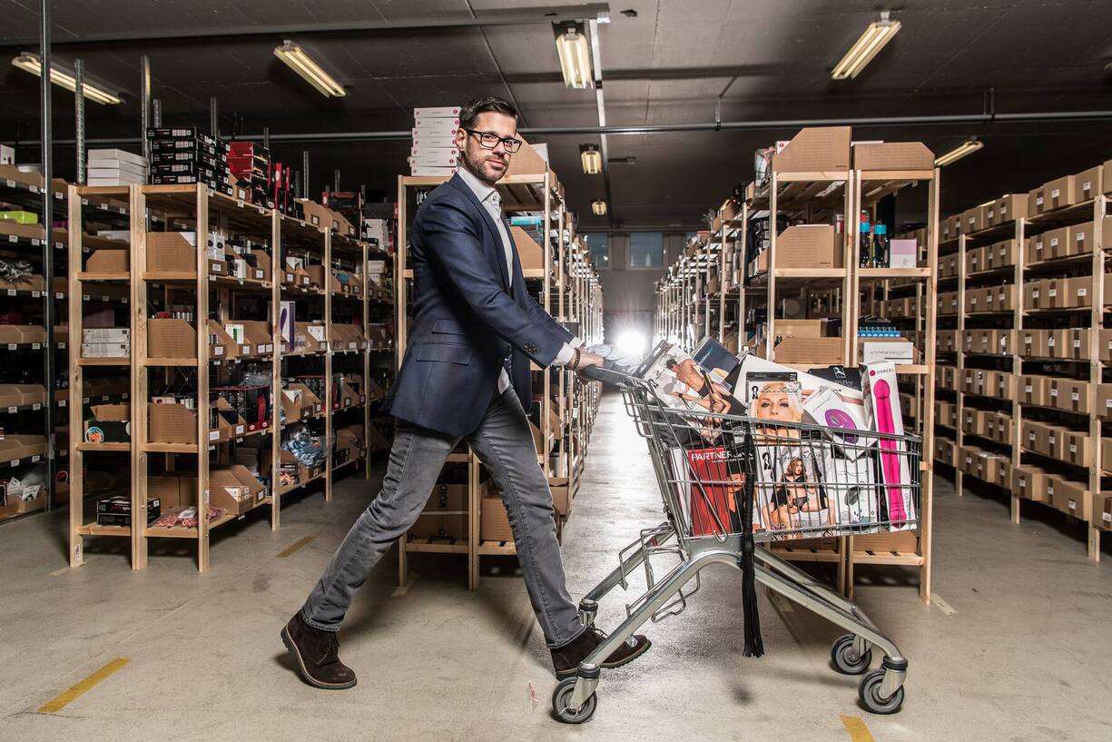 10.02.2016; Glattbrugg; Wirtschaft - Portrait Lukas Speiser; Lukas Speiser, Chef des Online Erotikversandhauses  Amorana.ch.  Â© Valeriano Di Domenico