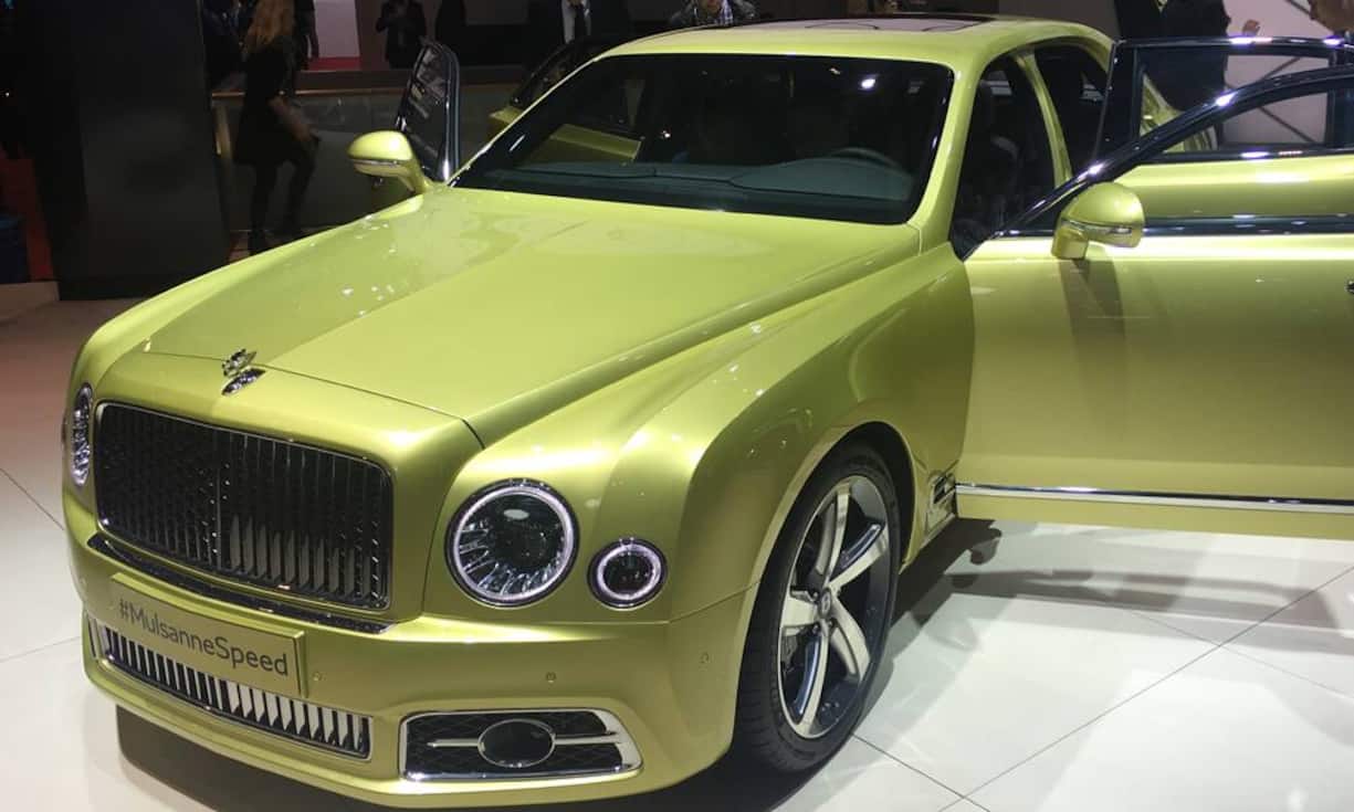 Bentley präsentiert das schnellste Luxus-Auto der Welt: Pünktlich zum Genfer Autosalon bekommt das Bentley-Flaggschiff Mulsanne ein Facelift. Der neue Bentley Mulsanne Speed kitzelt statt 512 nun 537 PS aus dem 6,75-Liter-V8.