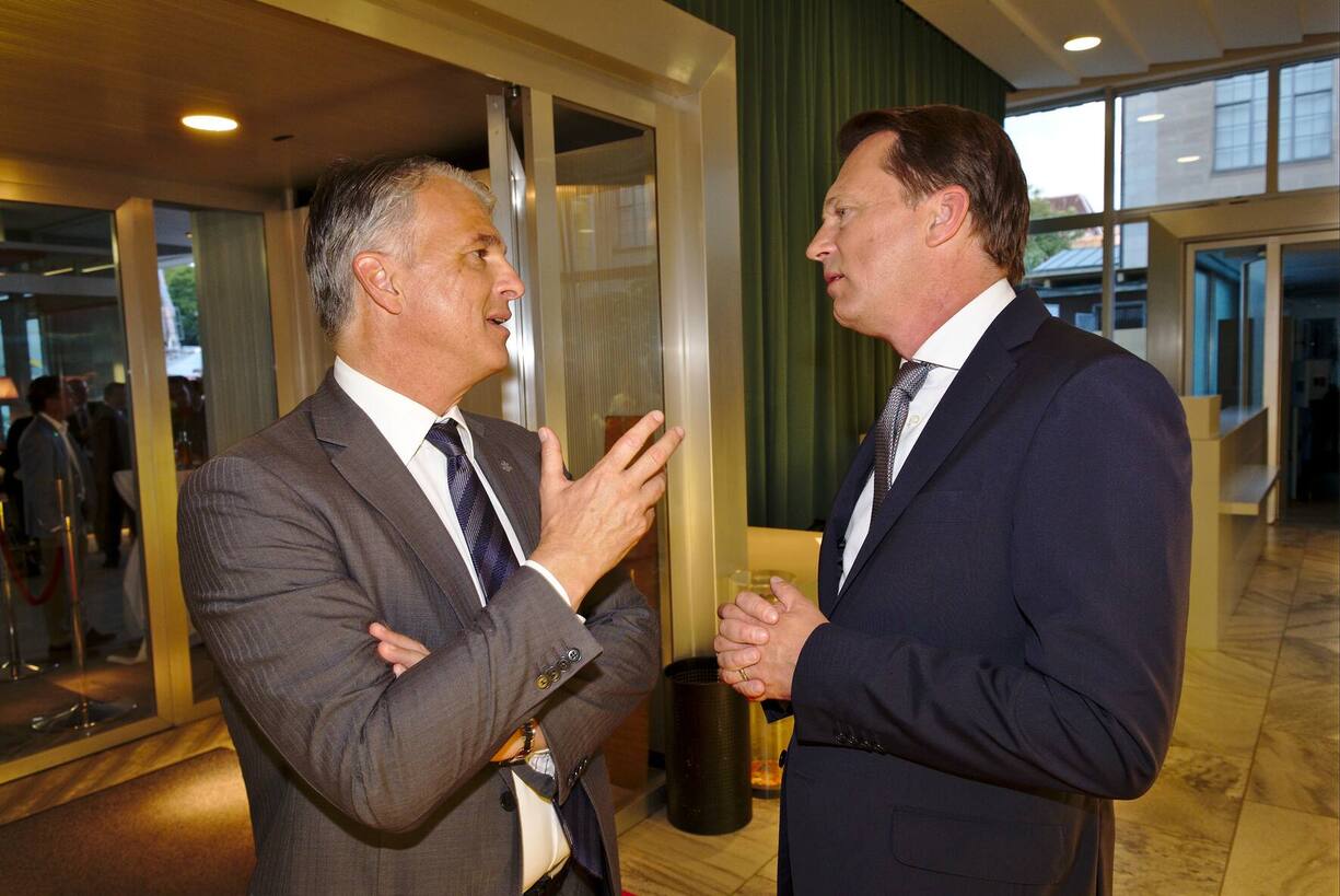 Sergio Ermotti, UBS Switzerland AG;
Dirk Schütz, Bilanz