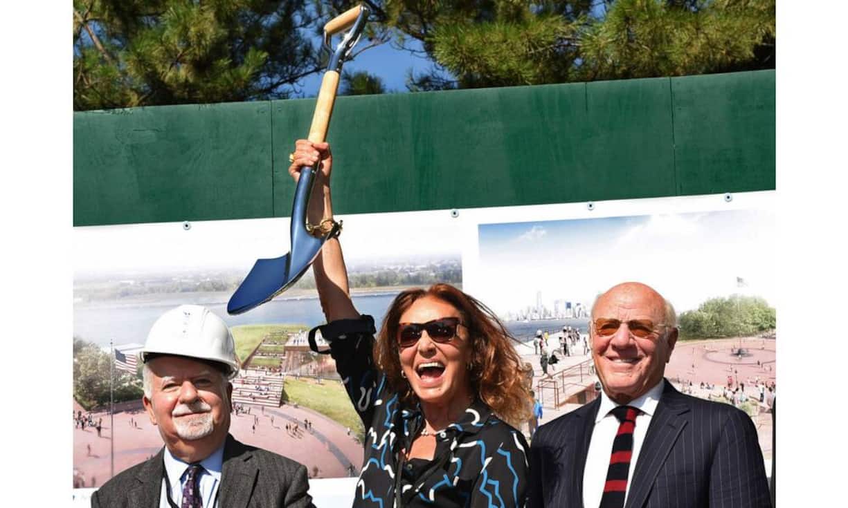 Zu den Sponsoren des Projekts gehören Modeschöpferin Diane von Furstenberg, beim Spatenstich (Bild), Amazon-Gründer Jeff Bezos und der frühere Bürgermeister von New York, Michael Bloomberg.Bilder: Keystone/AP The Statue of Liberty-Ellis Island