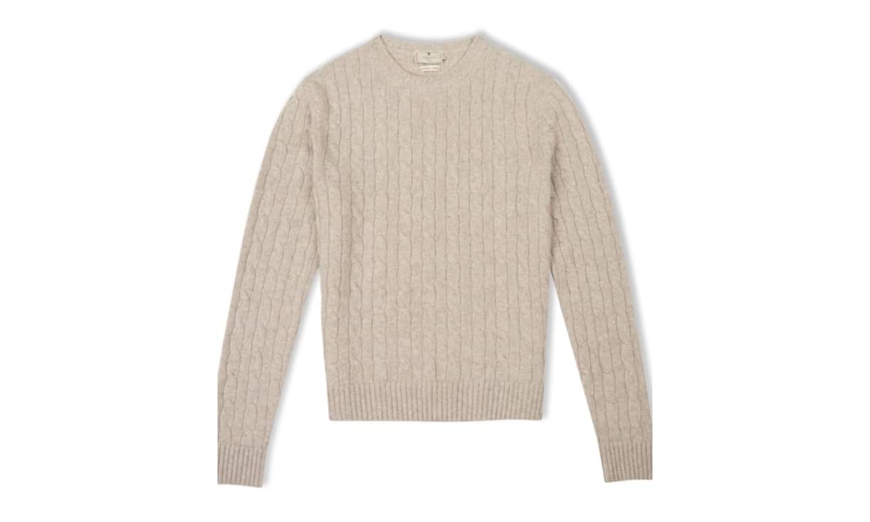 Klassisch: Hackett London
Ein Basic-Must-have für den Männerkleiderschrank ist dieser Strickpullover von Hackett. Er ist aus Kaschmir und in mehreren Farben erhältlich. Dazu passt ein kariertes Hemd und eine schlichten Jeans. Preis 569 Franken