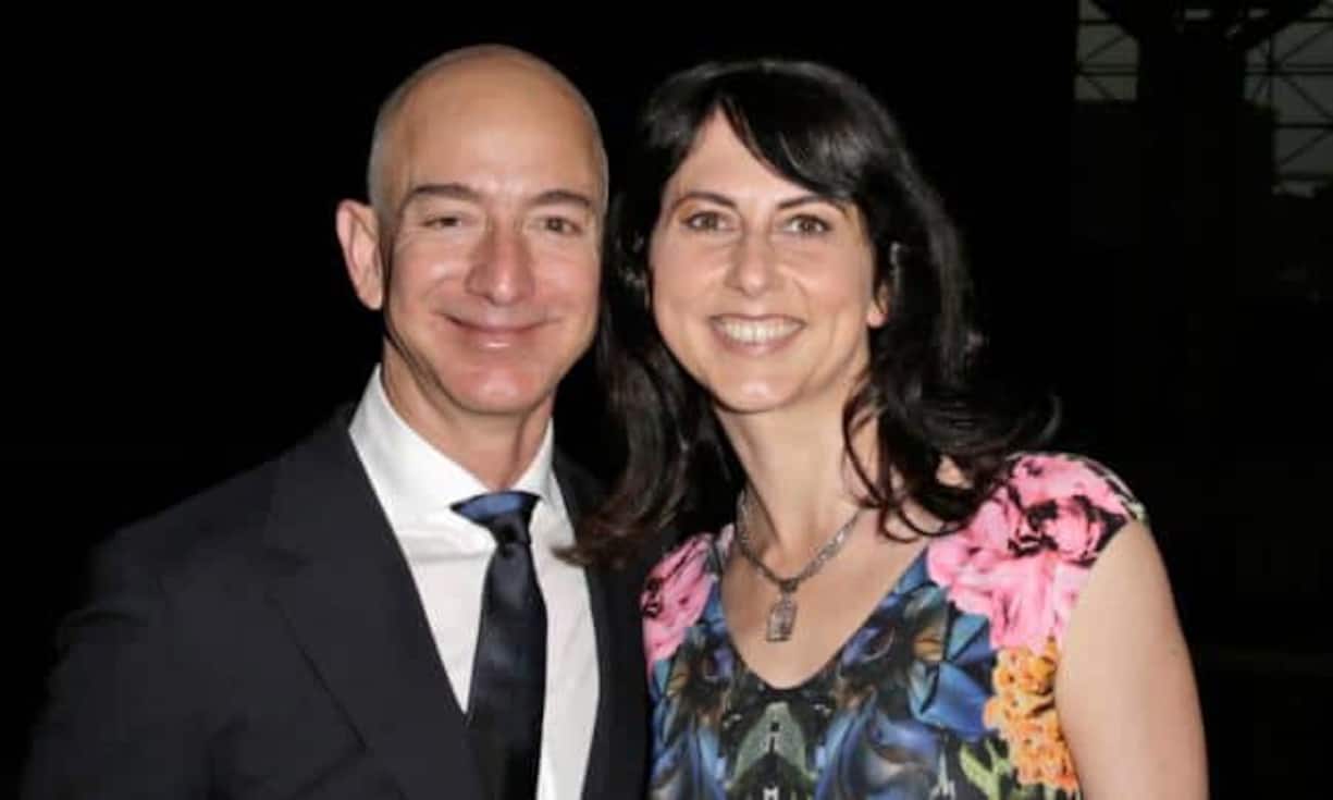 Platz 7: Jeff und Mackenzie Bezos, 39,7 Milliarden Dollar. Die Ehefrau des Amazon-Gründers arbeitete Anfang der Neunziger Jahre für ihn, 1993 gaben sie sich das Ja-Wort. Während er mit Amazon einen Online-Buchhandel startete, schreibt sie bis heute Romane.