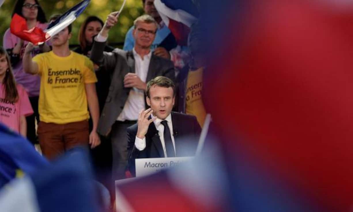 Einwanderung: Er will lokale Integrationsprogramme schaffen. Am aktuellen Flüchtlingskurs will er festhalten. Asylanträge sollen in höchstens sechs Monaten bearbeitet werden.