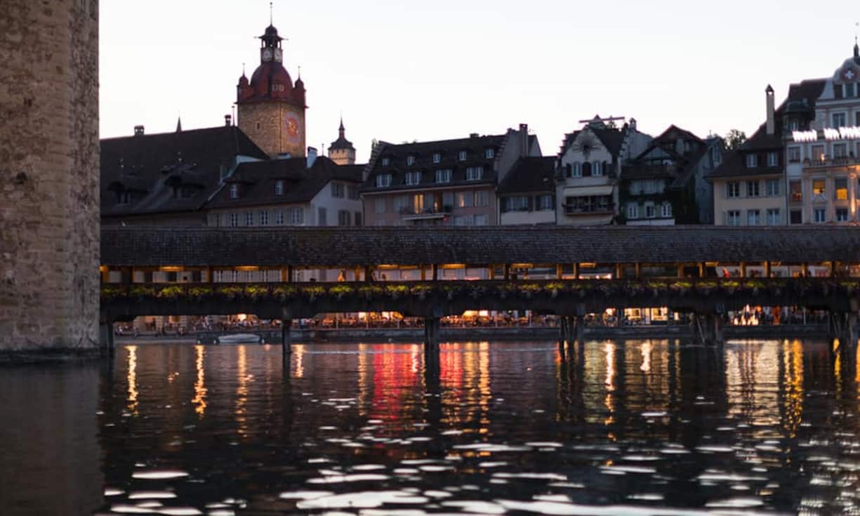 Im Vorjahr noch an sechster und damit letzter Stelle platziert, schnappt sich Luzern in diesem Jahr den 3. Rang. Der Durchschnittswert für die Zufriedenheit liegt hier bei 3,52.