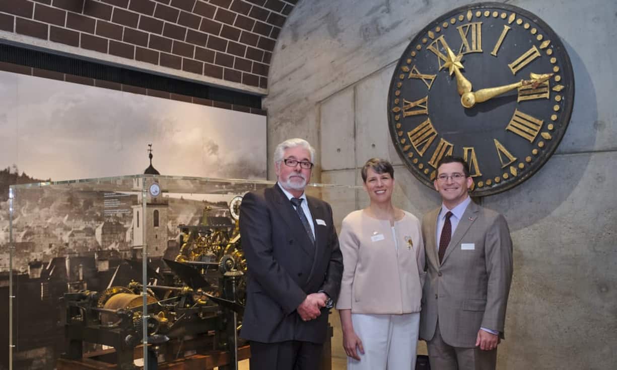 Ludmil Georg Raytchev, Chairman & CEO, QinetiQa Holding AG;
Suzi LeVine, USA-Botschafterin für die Schweiz und Liechtenstein;
Eric LeVine