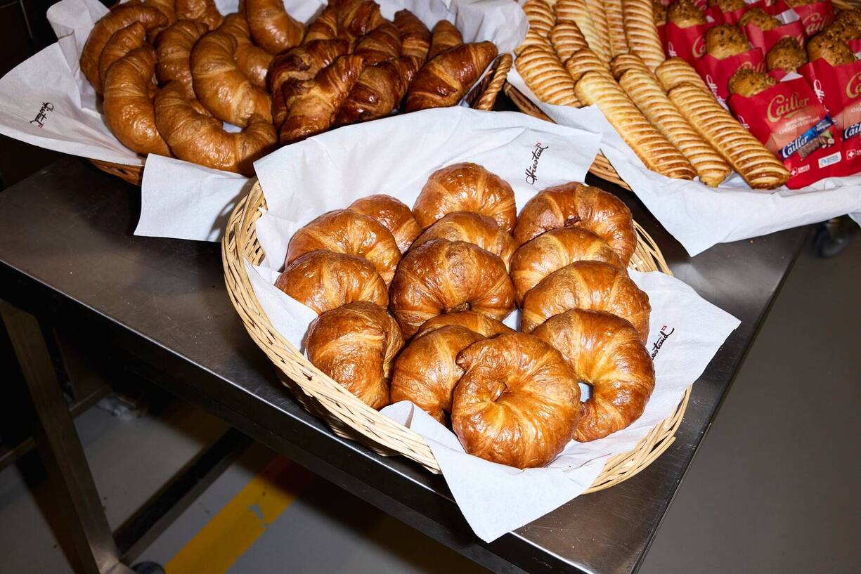 Das Gipfelider NationDie zu Aryzta gehörende Hiestand ist in der Schweiz vor allem für ein Produkt ­bekannt: den Buttergipfel.