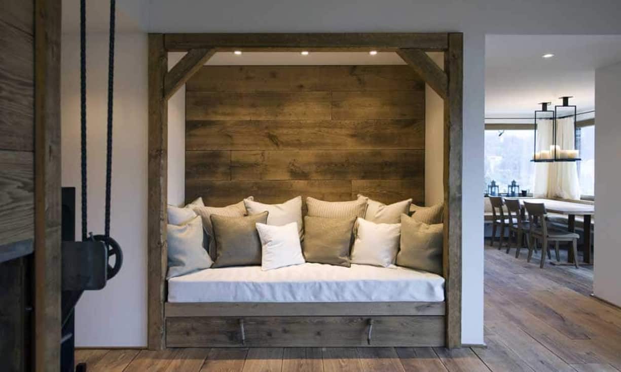 In der Wohnung wird man von einem aussergewöhnlich gestaltetem Entree in Empfang genommen.