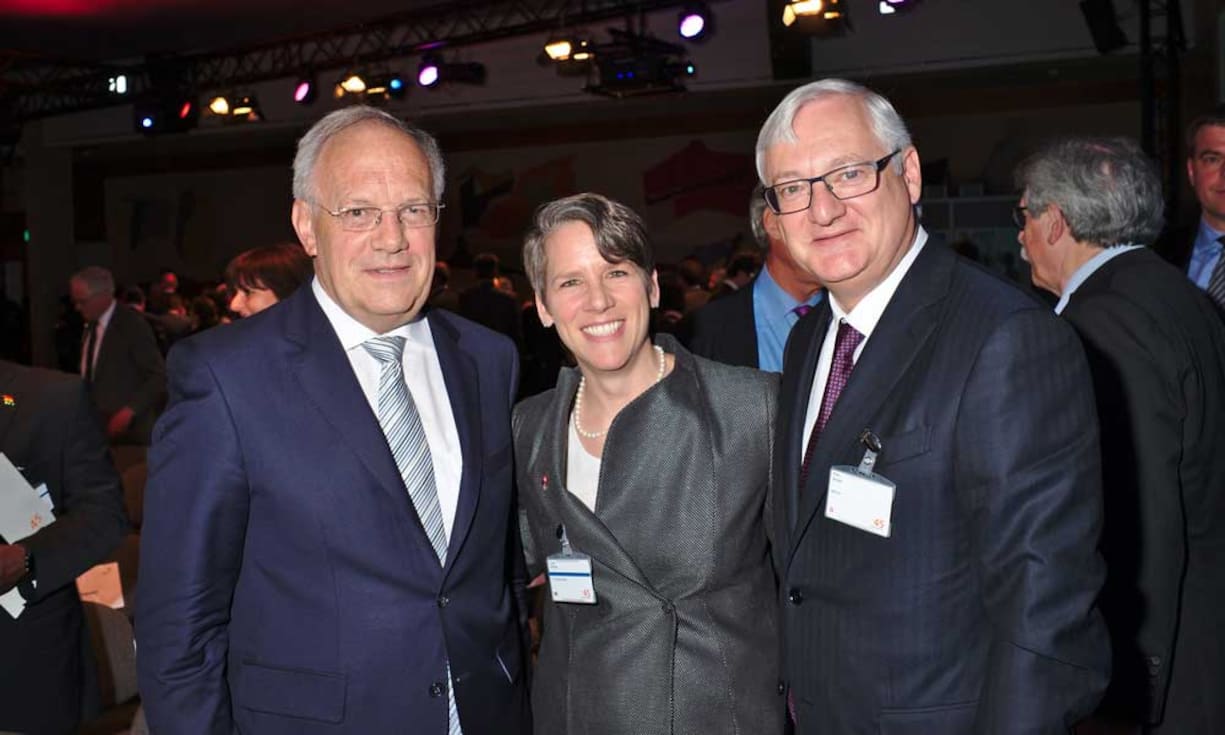 Johann-Niklaus Schneider-Ammann, Bundesrat;
Susan LeVine, Botschafterin der USA in der Schweiz;
Peter Voser, President, St. Gallen Foundation Board of Trustees