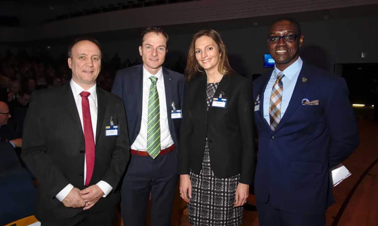 Felix Kolb, Leiter Key Account Management, Die Schweizerische Post AG;
Jan Remmert, Leiter Marketing, Die Schweizerische Post AG;
Sabina Furler, CEO, Beldona AG;
John Charles, Leiter Verkauf, Die Schweizerische Post AG