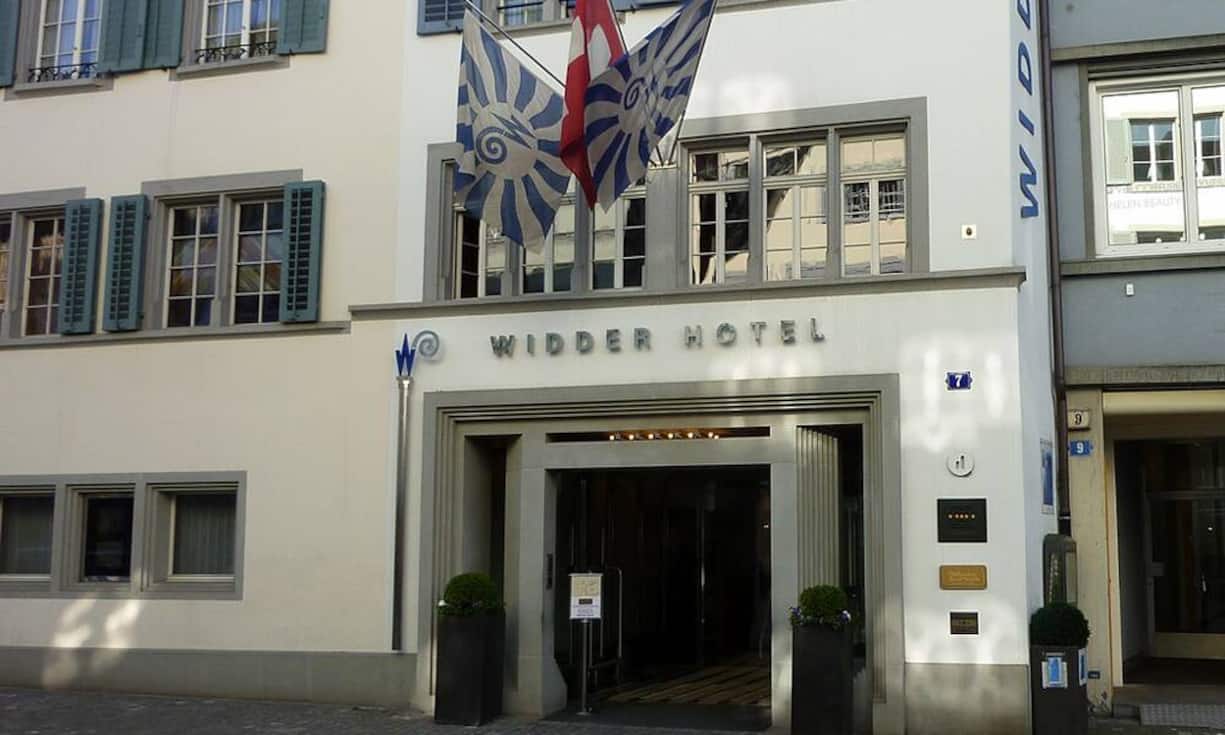 Rang 5: Widder Hotel, Zürich. Das im Herzen der Zürcher Altstadt gelegene Widder Hotel entwickelt sich qualitativ erfreulich. Zudem eröffnet im Spätherbst das vielversprechende Zweitlokal «AuGust» am Rennweg. Nach einem 7. Platz im Vorjahr, nun auf Platz 5 im BILANZ-Rating.Adrian Michael/ Wikimedia