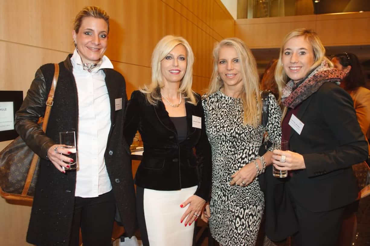 Fabienne Jezler, Assistentin der Geschäftsleitung, ZKB; Marianne Ohnemus-Hüsser, Inhaberin, omnis Business AG; Claudia Larsen, Inhaberin, Fotostudio für Frauen; Chantal Landolt, Projektoffice Assistant, ZKB
