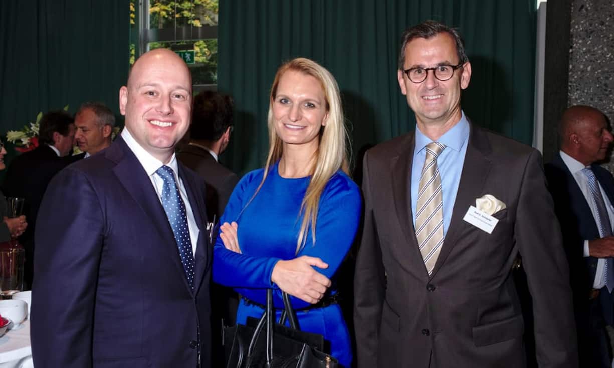 Nicolas Dunant, Head Media Relations, F. Hoffmann-La Roche AG;
Nicole Gorfer, Head of External Communications, F. Hoffmann-La Roche AG;
Rolf Schläpfer, Partner, Hirzel.Neef.Schmid Konsulenten