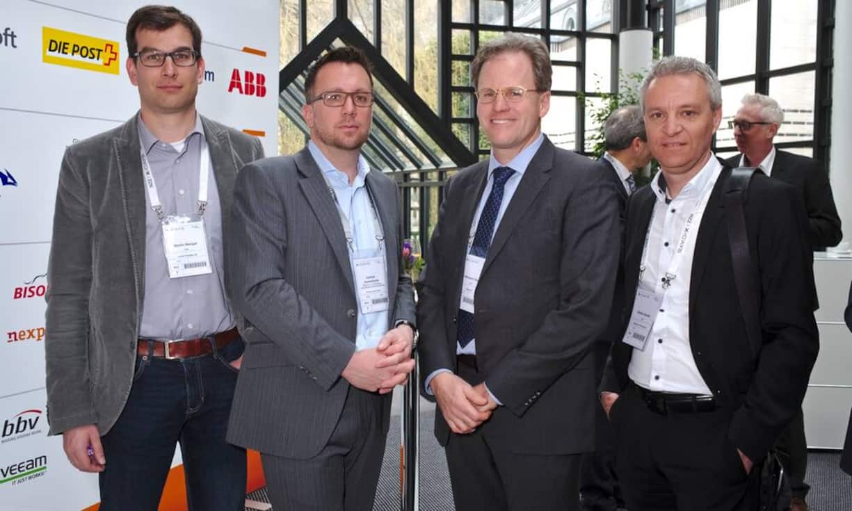 Martin Mangei, CIO, Lantal Textiles AG;
Damian Hallenbarter, Mitglied der Geschäftsleitung, Schwyzer Kantonalbank;
Hermann Stern, VRP, Obermatt;
Stefan Bauder, CIO, Schwyzer Kantonalbank (v.l.n.r.)