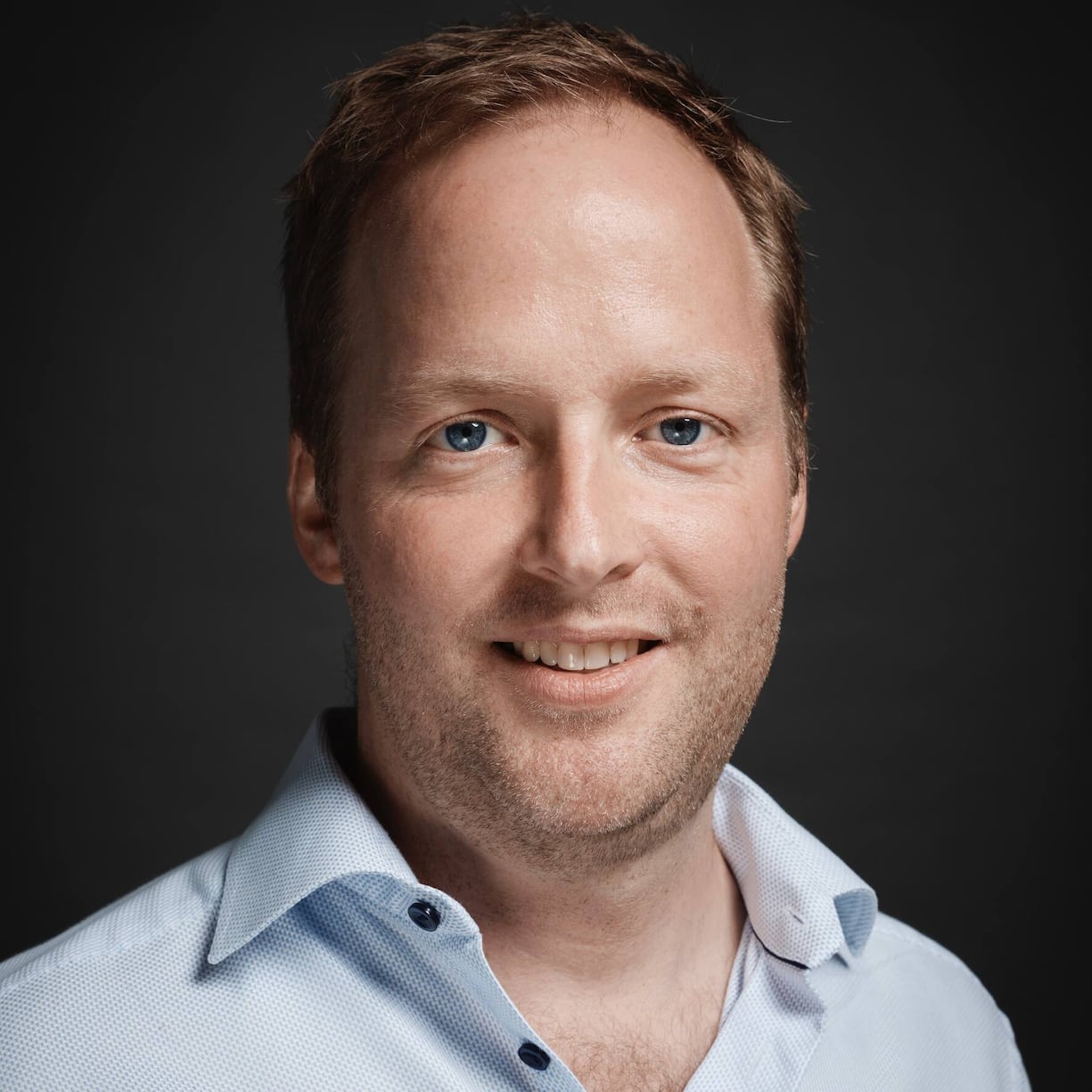 Michael Friedrich, CEO von Distalmotion posiert fuer ein Portrait am Firmensitz von Distalmotion am Donnerstag, 24. Juni 2021 in Epalinges, ausserhalb Lausanne, Switzerland.Â© 2021: Michael Buholzer fÃ¼r Bilanz