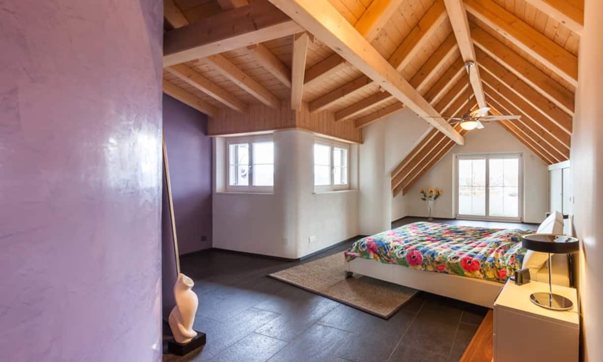 Acht Zimmer und drei Badezimmer verteilen sich im Gebäude in Wil SG.