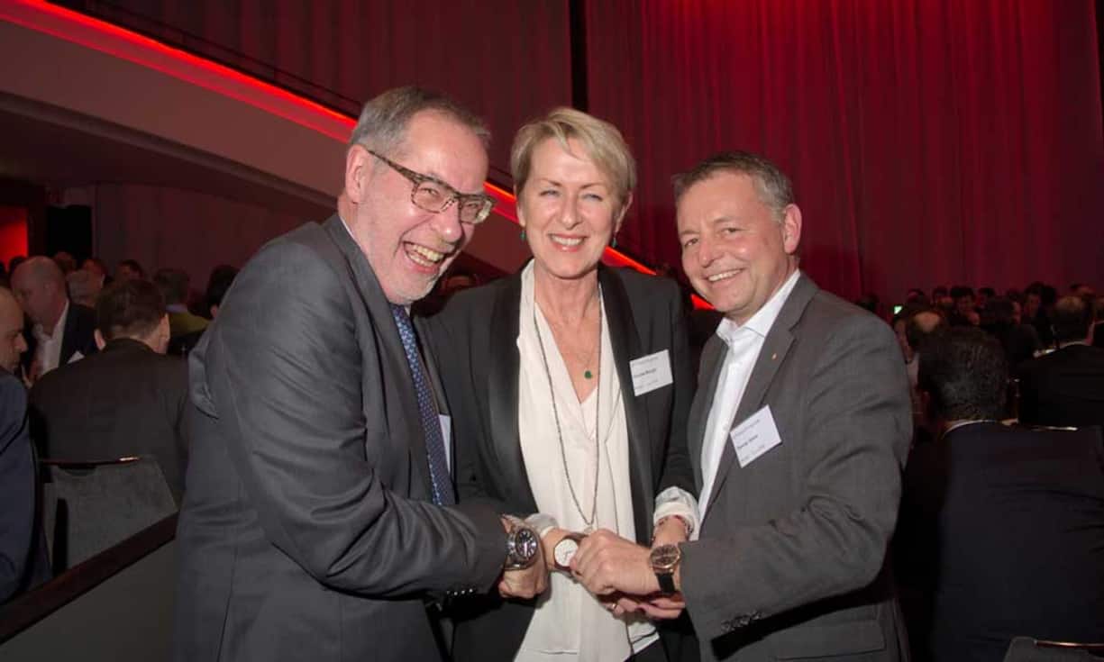 Alexander Tschäppät, Stadtpräsident Bern;
Therese Wenger, Kommunikationschefin, Orange Communications SA;
Thomas Sieber, VRP, Orange Communications SA