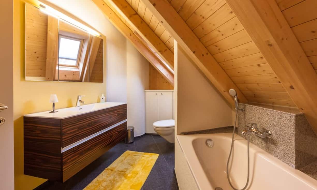 Im Innenausbau wurde grosses Augenmerk auf die Verwendung von natürlichen Baumaterialien gelegt.