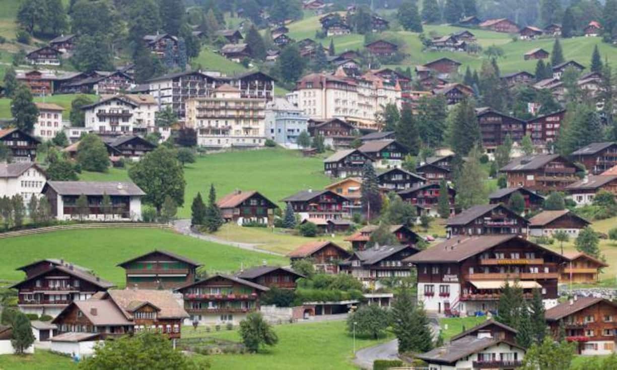 Begehrt sind die Ferienorte im Alpenraum alle, doch wo muss man für eine Ferienwohung am meisten zahlen? Eine erstmals publizierte Studie der UBS gibt Antworten auf diese Frage. Die Top-Destinationen im Preisvergleich:Platz 10: Jungfrau Region - 10'900 Franken/m2