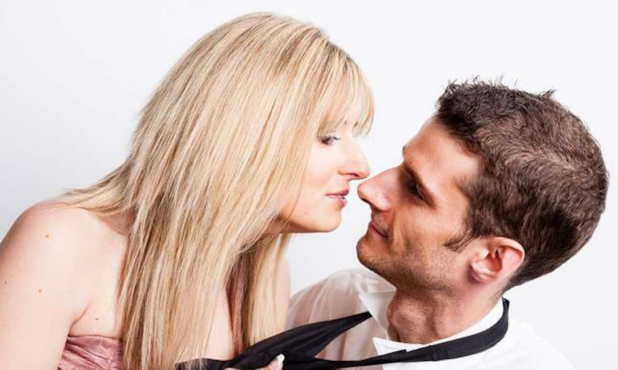 Hierarchische Verhältnisse
Eine Beziehung zwischen Chef und Untergebenen ist heikel. In vielen Fällen empfiehlt sich eine interne Versetzung.