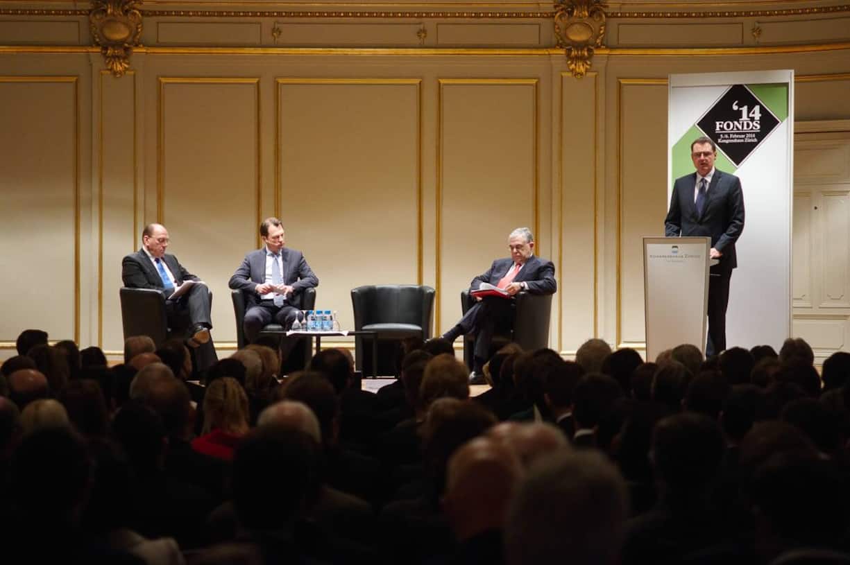 Axel A. Weber, VR-Präsident UBS AG; Dirk Schütz, Chefredaktor Bilanz; Thomas J. Jordan, Präsident des Direktoriums der Schweizerischen Nationalbank; Lucas Papademos, ehemaliger griechischer Premierminister und Ex-Vizepräsident der Europäischen Zentralbank