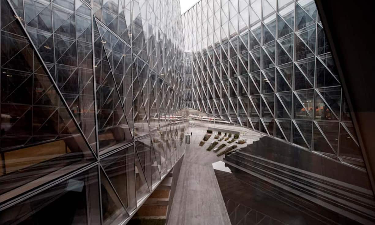 JTI gehört zum japanischen Japan Tobacco Konzern und beschäftigt weltweit rund 26'000 Mitarbeiter.