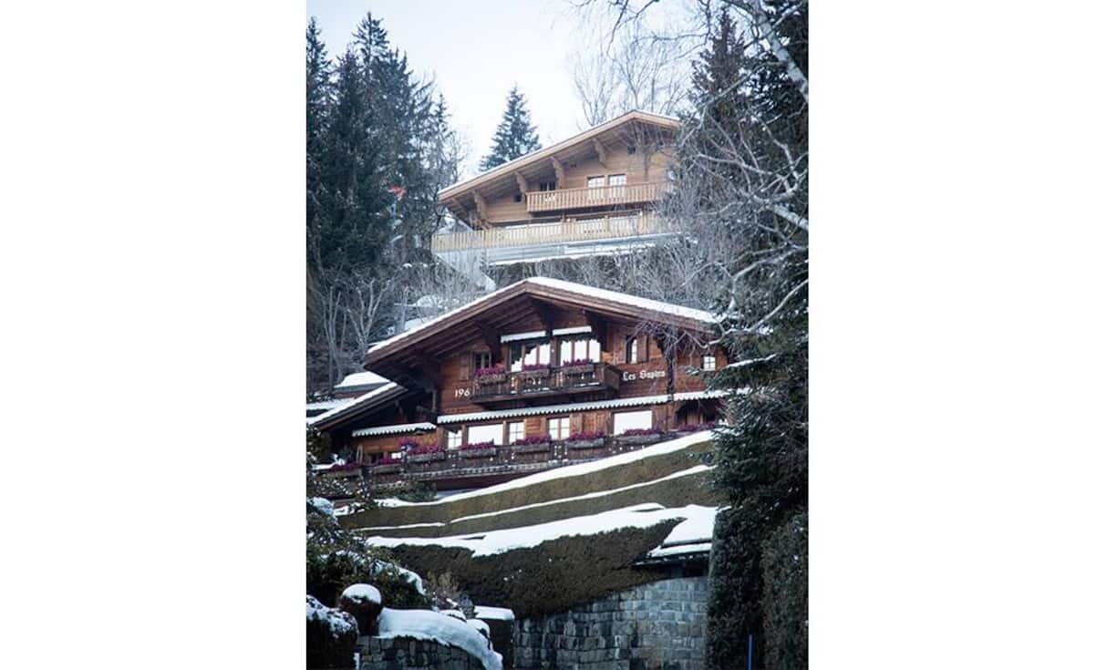 Zwei Stockwerke oberirdisch, darunter so viele man sich leisten kann. Das obere Chalet bewohnt Friedrich Christian «Mick» Flick.