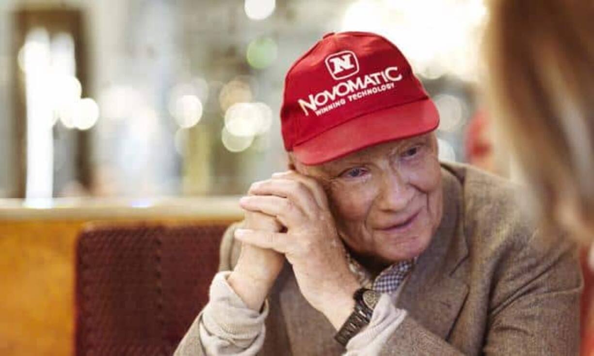 «Und mein Frühstück im Wiener Ringstrassen-Café Imperial, wo ich dreimal in der Woche meinen Tag beginne – Schnittlauchbrot, Ei im Glas, dazu ein Joghurt mit gerissenem Apfel und zwei Melange – kostet 26 Euro geradeaus. Da gebe ich immer dreissig, weil ich ohne Münzen auskommen will.»