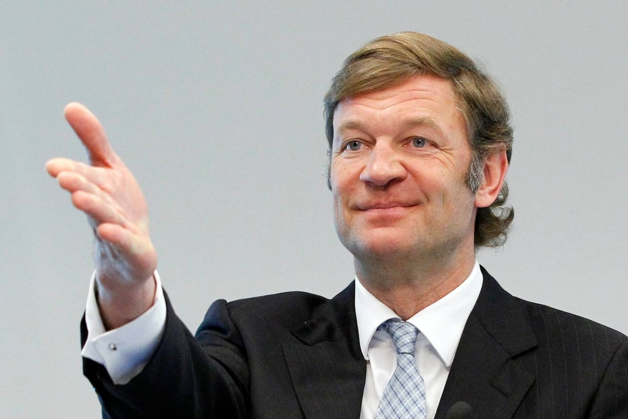 Martin Bisang, CEO Bellevue Group, informiert die Medien am Montag, 28. Februar 2011, in Zuerich. Nach dem Verlust von 91,5 Millionen Franken im Vorjahr hat die Gruppe 2010 einen leichten Gewinn von 1,5 Millionen Franken erzielt. (KEYSTONE/Alessandro Della Bella)